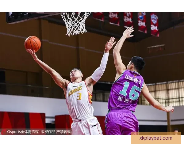 李弘权带领上海豪取十五连胜史密斯绝杀深圳连胜九场